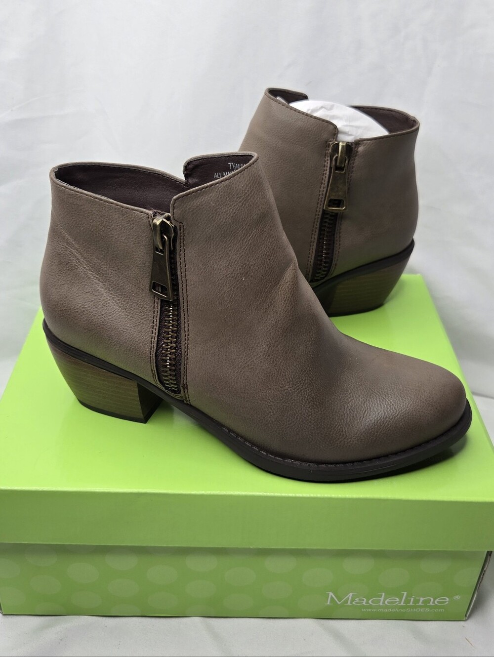 Madeline Darla Women’s Ankle Boots Size 7.5M Brown Taupe Side Zip Booties NIB